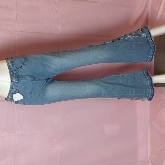 Flower Embroidered Light Blue Wash Y2K Flare Jeans size 4 - Picture 1 of 9